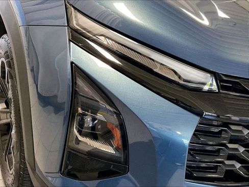 Used 2025 Chevrolet Equinox LT w/ Convenience Package II AWD/4WD image 32