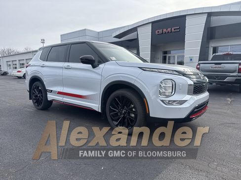 Used 2023 Mitsubishi Outlander Ralliart image 1