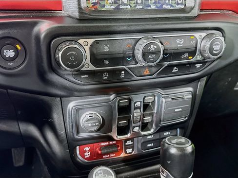 Used 2021 Jeep Wrangler Unlimited Rubicon AWD/4WD image 19