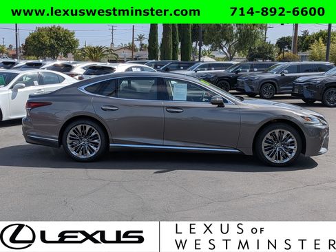 Used 2018 Lexus LS 500 w/ Luxury Package RWD image 4