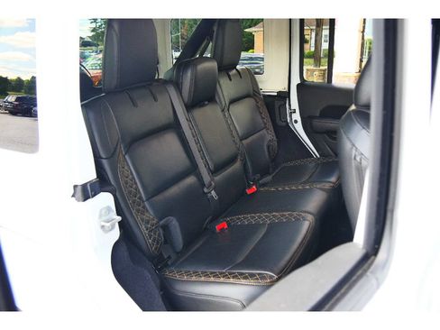 Used 2022 Jeep Wrangler Unlimited Sahara AWD/4WD image 20
