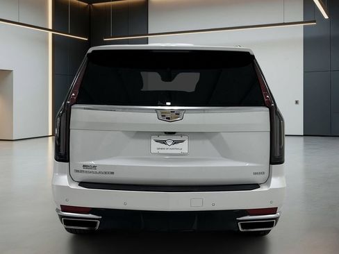 Used 2024 Cadillac Escalade Premium Luxury w/ Performance Package AWD/4WD image 4