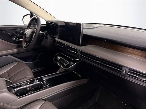 Used 2024 Lincoln Corsair Reserve w/ Jet Appearance Package image 26