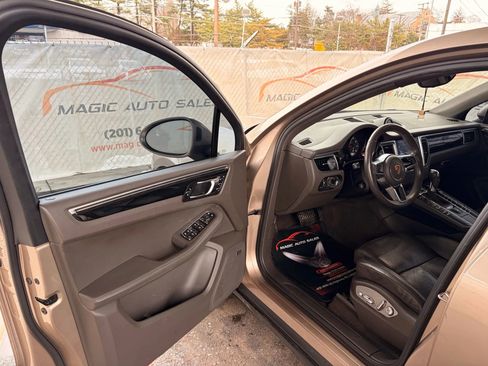 Used 2017 Porsche Macan Sport Edition image 12