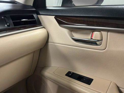 Used 2015 Lexus ES 350 w/ Luxury Package FWD image 17