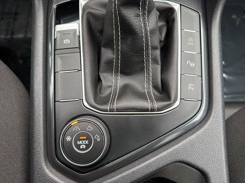 Used 2022 Volkswagen Tiguan SEL R-Line AWD/4WD image 31