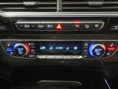 Used 2018 Audi Q7 3.0T Prestige w/ Prestige Package image 34