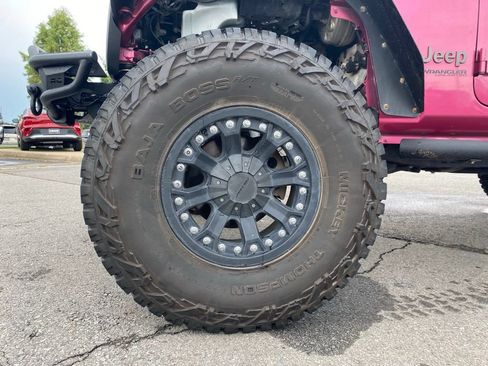 Used 2021 Jeep Wrangler Unlimited Rubicon AWD/4WD image 3