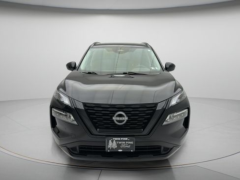 Used 2023 Nissan Rogue SV w/ SV Premium B Package AWD/4WD image 2