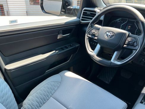 Used 2025 Toyota Tundra SR5 w/ SR5 Convenience Package AWD/4WD image 12