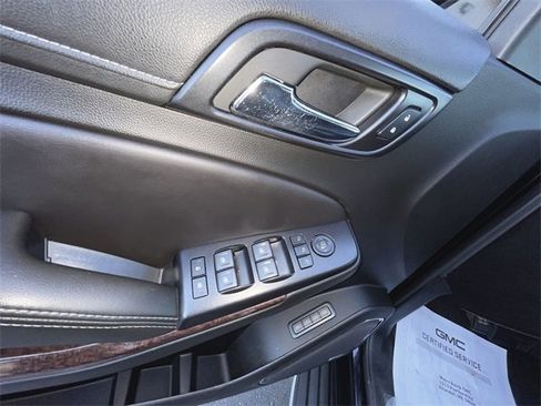 Used 2018 GMC Yukon XL SLT image 22