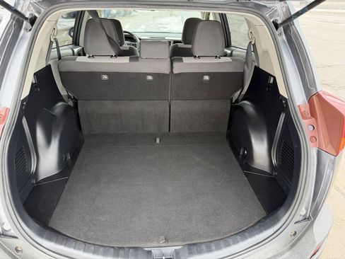 Used 2013 Toyota RAV4 LE image 8
