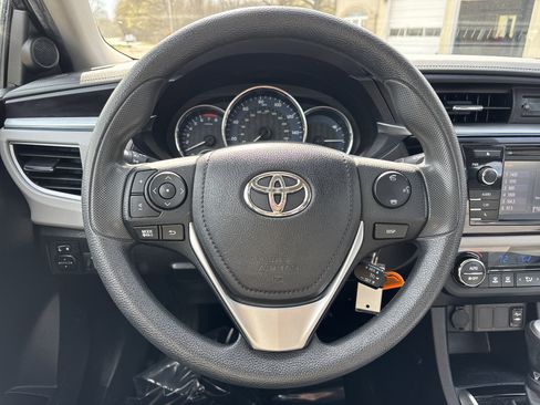 Used 2015 Toyota Corolla LE image 24