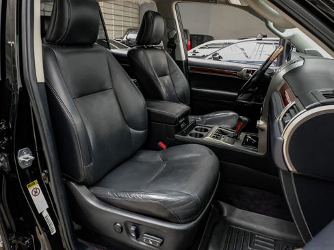 Used 2010 Lexus GX 460 image 33