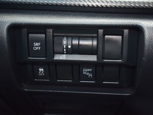 Used 2019 Subaru Crosstrek 2.0i Premium w/ Eyesight System AWD/4WD image 17