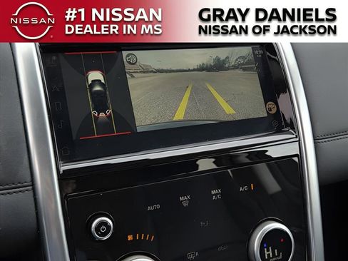 Used 2023 Land Rover Discovery Sport S image 11