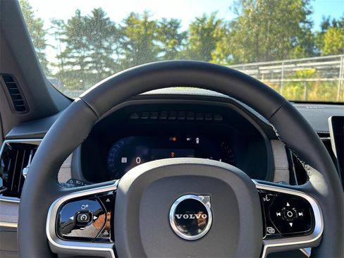 New 2026 Volvo XC90 B6 Plus w/ Protection Package Premier image 12