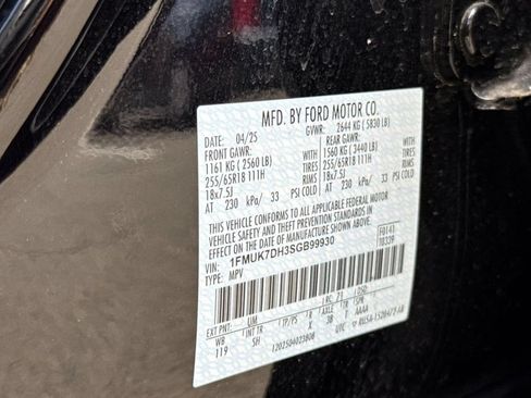 Used 2025 Ford Explorer Active w/ Active Comfort Package RWD image 17
