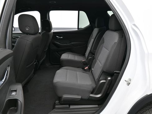 Used 2023 Chevrolet Traverse LT image 28