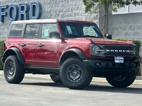 New 2025 Ford Bronco Badlands w/ Sasquatch Package image 2