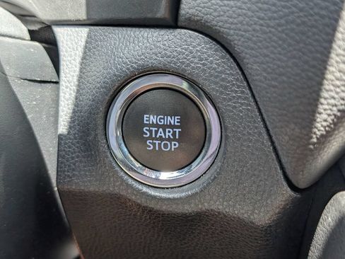 Used 2019 Toyota RAV4 Limited w/ Cold Weather Package FWD image 17