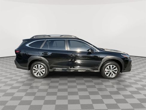 Used 2024 Subaru Outback Premium AWD/4WD image 13