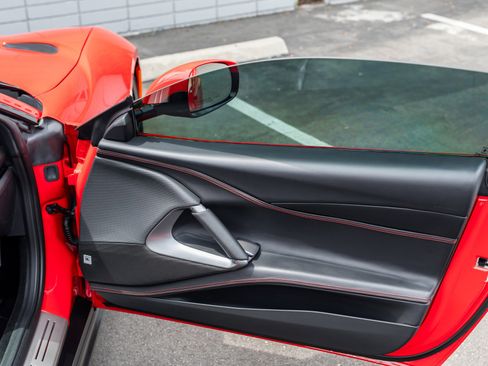 Used 2019 Ferrari 812 Superfast RWD image 31