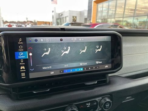 Used 2024 Jeep Wrangler Sport S image 32