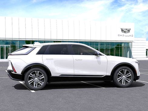 New 2025 Cadillac Lyriq Luxury image 5