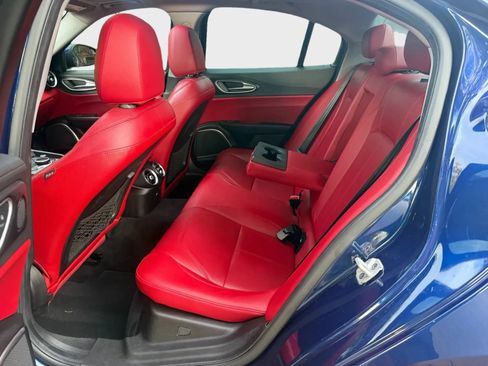 Used 2019 Alfa Romeo Giulia RWD image 17