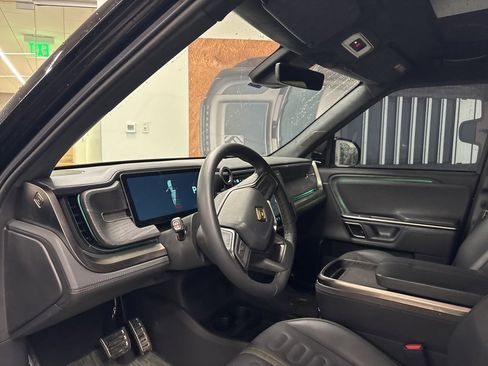 Used 2024 Rivian R1S Adventure image 3