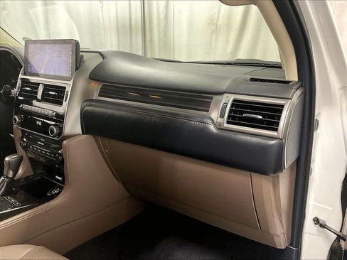 Used 2022 Lexus GX 460 Premium w/ Accessory Package AWD/4WD image 13