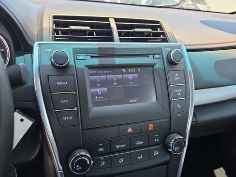 Used 2016 Toyota Camry SE FWD image 24