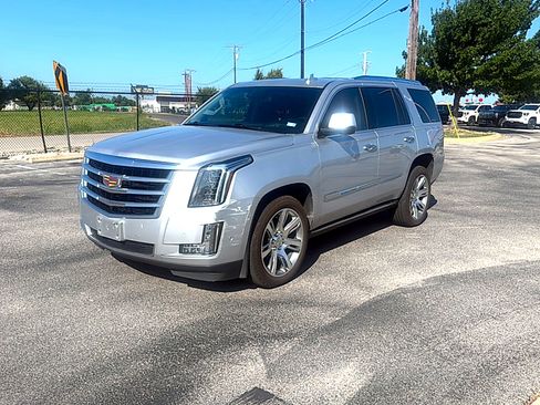 Used 2019 Cadillac Escalade Premium Luxury AWD/4WD image 2