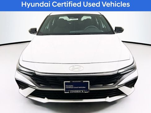 Certified 2025 Hyundai Elantra SEL image 2