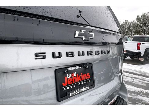 Used 2025 Chevrolet Suburban RST w/ Comfort Package image 34