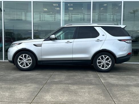 Used 2018 Land Rover Discovery SE image 6