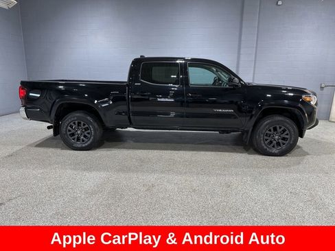Certified 2022 Toyota Tacoma SR5 AWD/4WD image 3