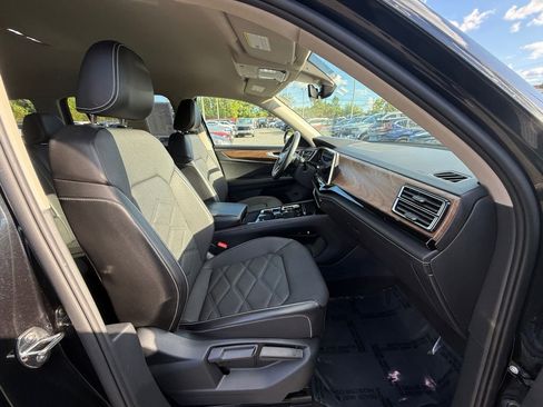 Used 2024 Volkswagen Atlas SE AWD/4WD image 26