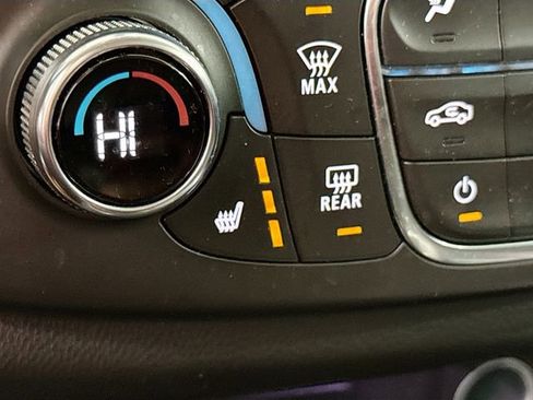 Used 2020 Chevrolet Traverse LT image 20