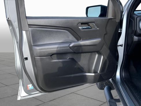 Used 2023 Chevrolet Colorado LT AWD/4WD image 21