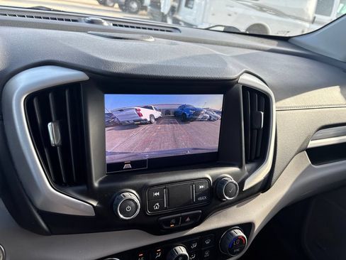 Used 2023 GMC Terrain SLT w/ Infotainment Package II FWD image 15