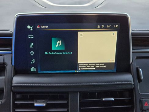 Used 2022 Chevrolet Suburban LT w/ Luxury Package image 17