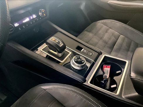 Used 2023 Mitsubishi Outlander SE image 21