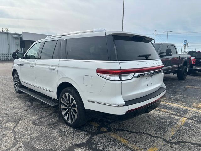 Used 2024 Lincoln Navigator L Reserve AWD/4WD image 3