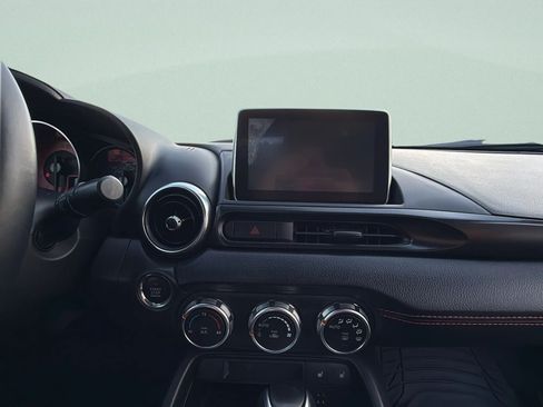 Used 2017 FIAT 124 Spider Abarth RWD image 11