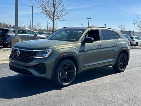 New 2026 Volkswagen Atlas Cross Sport SEL R-Line AWD/4WD image 3