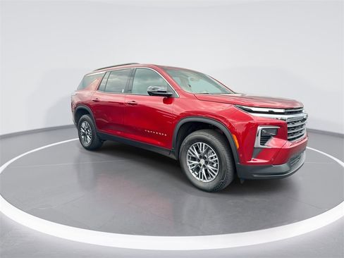 New 2025 Chevrolet Traverse LT w/ Enhanced Driving Package image 9