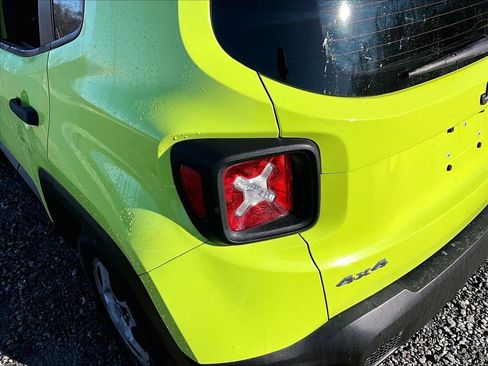 Used 2017 Jeep Renegade Sport image 28