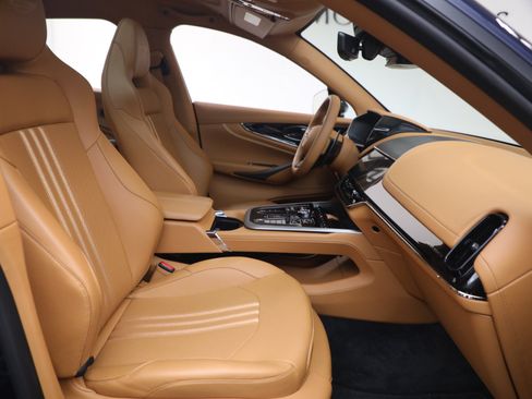 Used 2026 Aston Martin DBX 707 AWD/4WD image 18
